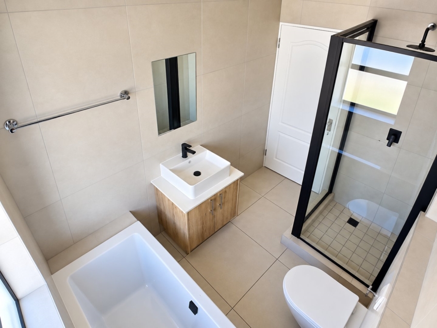 To Let 3 Bedroom Property for Rent in Sandown Western Cape